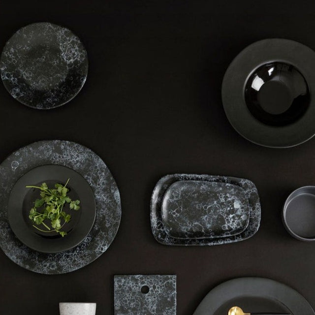 Meya Dinner Plate in Black (2)