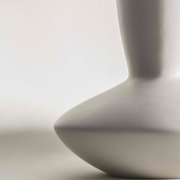 Piper Vase in White (2)