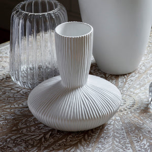 Elea Vase in White